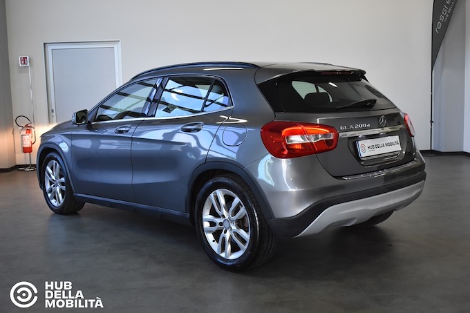 MERCEDES-BENZ GLA 200 d Automatic Business